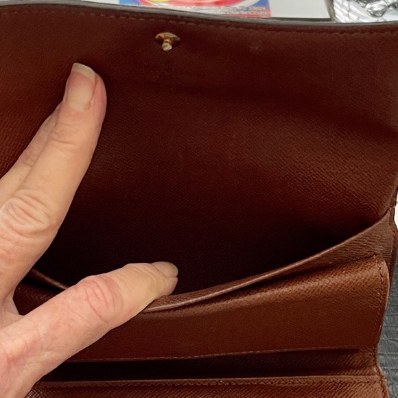 Authentic LOUIS VUITTON Vintage Unisex Signature Wallet - Picture 9 of 12
